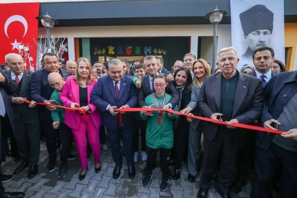 CHP’den pes dedirten açılış skandalı! AK Parti döneminde yapılan eserleri açtılar